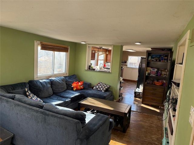 6028 NEWTON Street, Overland Park, KS 66202