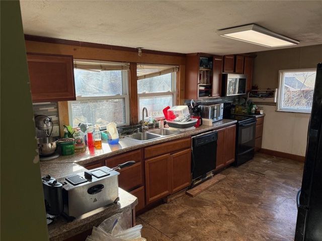 6028 NEWTON Street, Overland Park, KS 66202