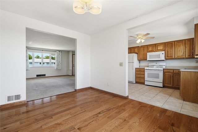 14332 Roberta Dr., North Huntingdon, PA 15642