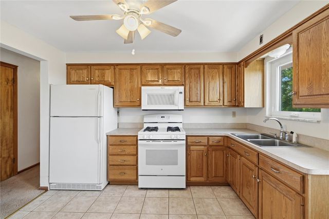 14332 Roberta Dr., North Huntingdon, PA 15642