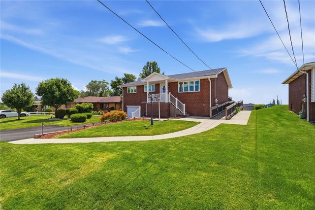 14332 Roberta Dr., North Huntingdon, PA 15642