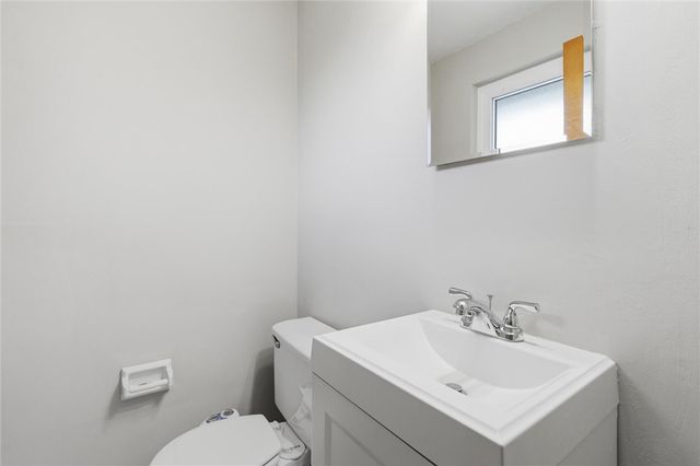 14332 Roberta Dr., North Huntingdon, PA 15642