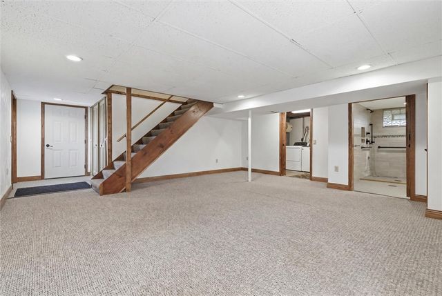 14332 Roberta Dr., North Huntingdon, PA 15642