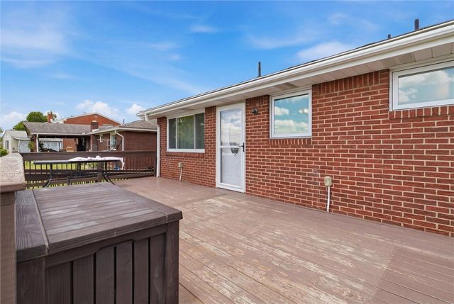 14332 Roberta Dr., North Huntingdon, PA 15642