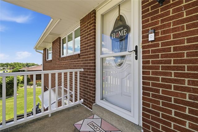 14332 Roberta Dr., North Huntingdon, PA 15642