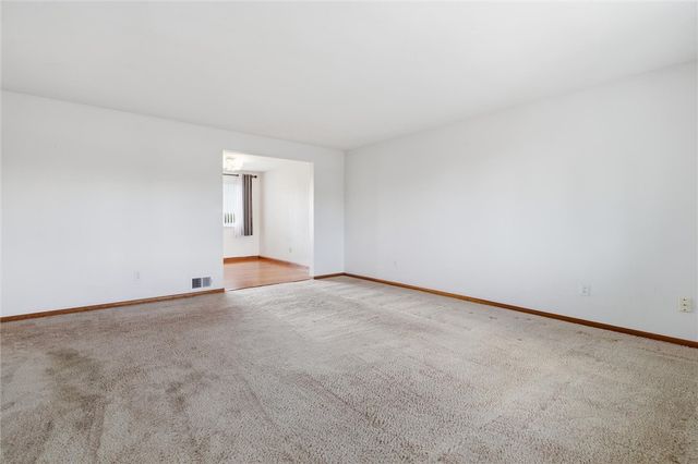 14332 Roberta Dr., North Huntingdon, PA 15642
