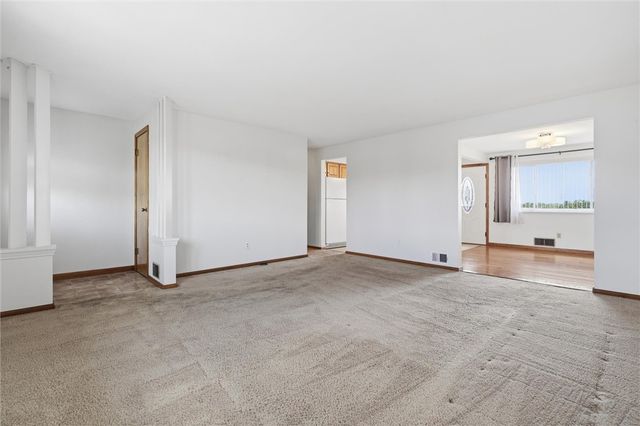 14332 Roberta Dr., North Huntingdon, PA 15642