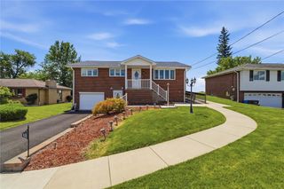 14332 Roberta Dr., North Huntingdon, PA 15642