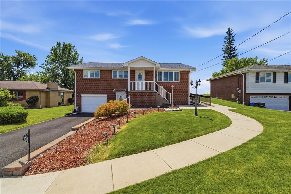 14332 Roberta Dr., North Huntingdon, PA 15642