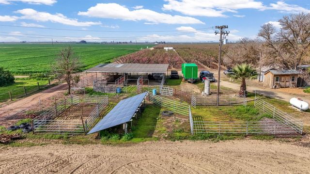 38931 Road 80, Dinuba, CA 93618