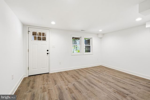 1529 ISHERWOOD ST NE, Washington, DC 20002