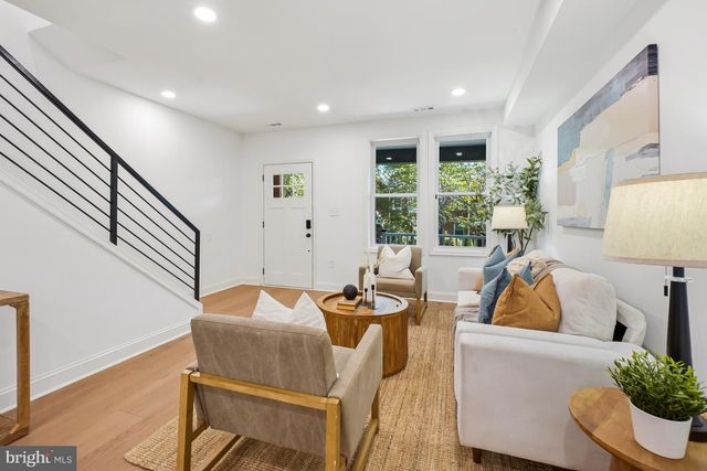 1529 ISHERWOOD ST NE, Washington, DC 20002