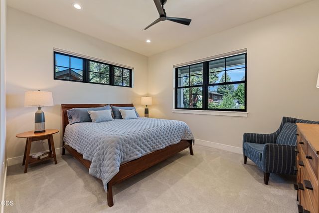 1225 NW Elgin Avenue, Bend, OR 97703