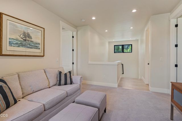 1225 NW Elgin Avenue, Bend, OR 97703