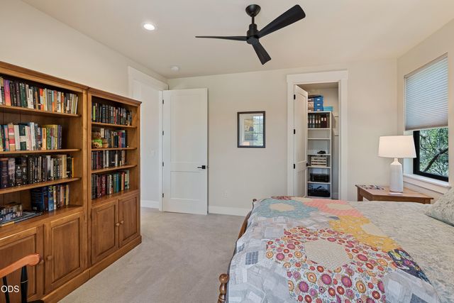 1225 NW Elgin Avenue, Bend, OR 97703