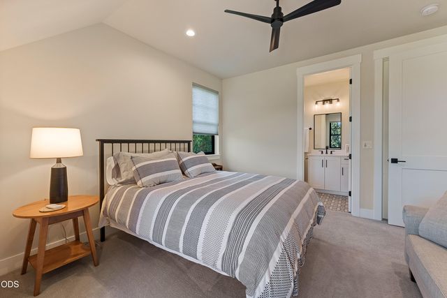 1225 NW Elgin Avenue, Bend, OR 97703