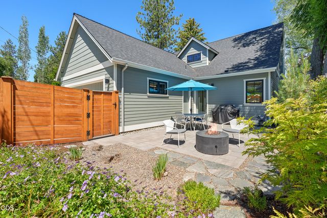 1225 NW Elgin Avenue, Bend, OR 97703