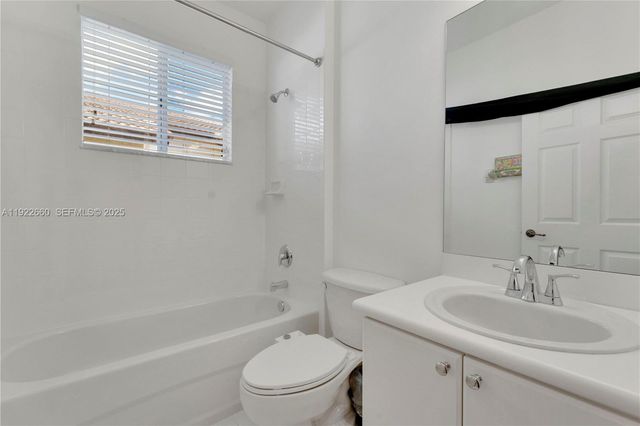 143 SE 22nd Ter, Homestead, FL 33033