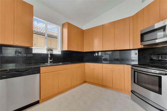 143 SE 22nd Ter, Homestead, FL 33033