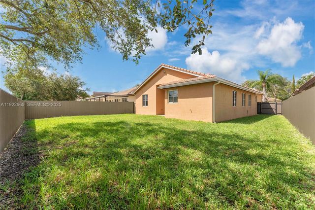 143 SE 22nd Ter, Homestead, FL 33033