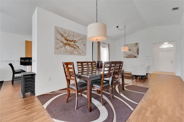 143 SE 22nd Ter, Homestead, FL 33033