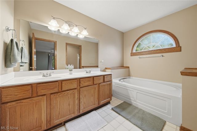 8714 Billendon Circle NW, North Canton, OH 44720