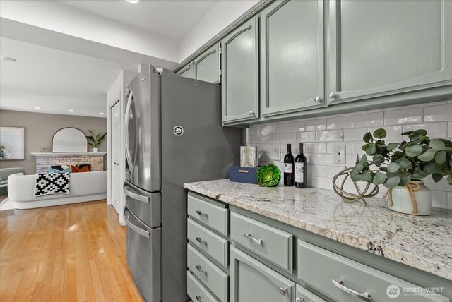 1030 NW Inneswood Drive, Issaquah, WA 98027