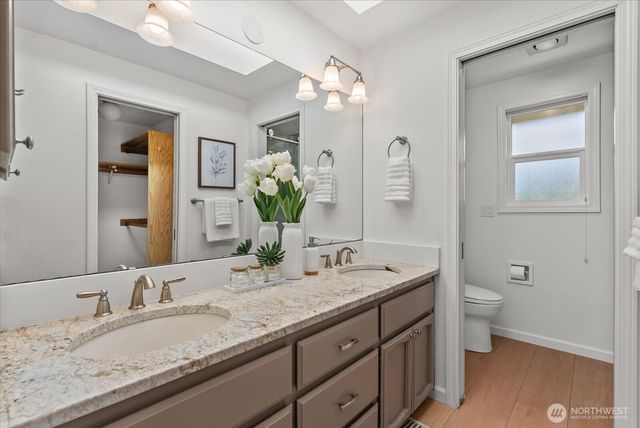 1030 NW Inneswood Drive, Issaquah, WA 98027