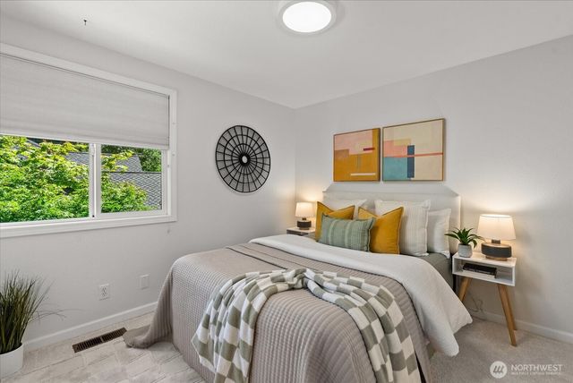 1030 NW Inneswood Drive, Issaquah, WA 98027