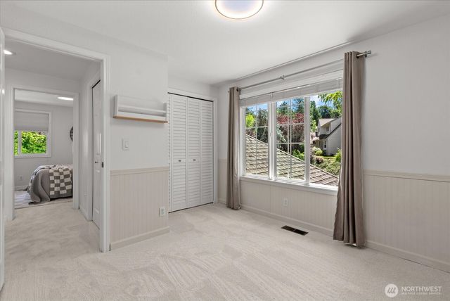 1030 NW Inneswood Drive, Issaquah, WA 98027