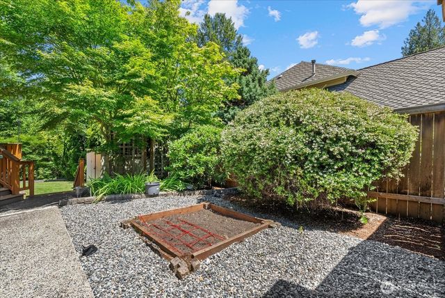 1030 NW Inneswood Drive, Issaquah, WA 98027