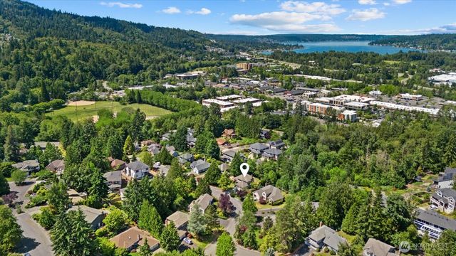 1030 NW Inneswood Drive, Issaquah, WA 98027