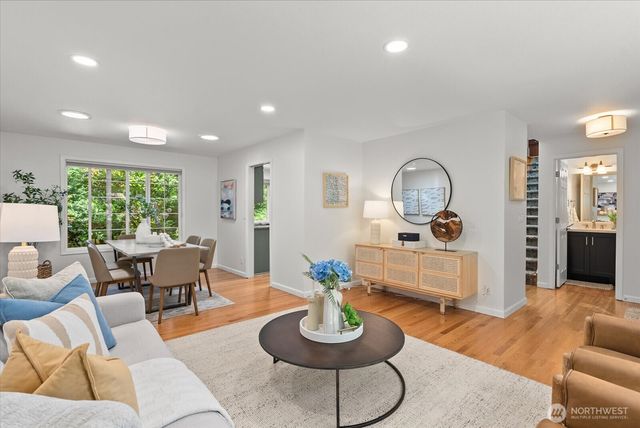 1030 NW Inneswood Drive, Issaquah, WA 98027