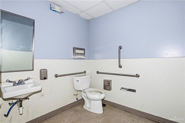 5025 W Expressway 83 Highway 120, Mcallen, TX 78503