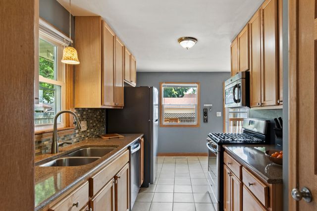 1750 7th Street E, Saint Paul, MN 55106