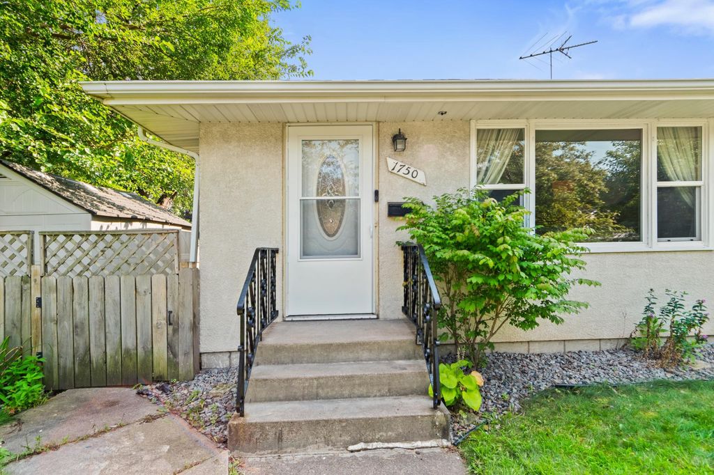 1750 7th Street E, Saint Paul, MN 55106