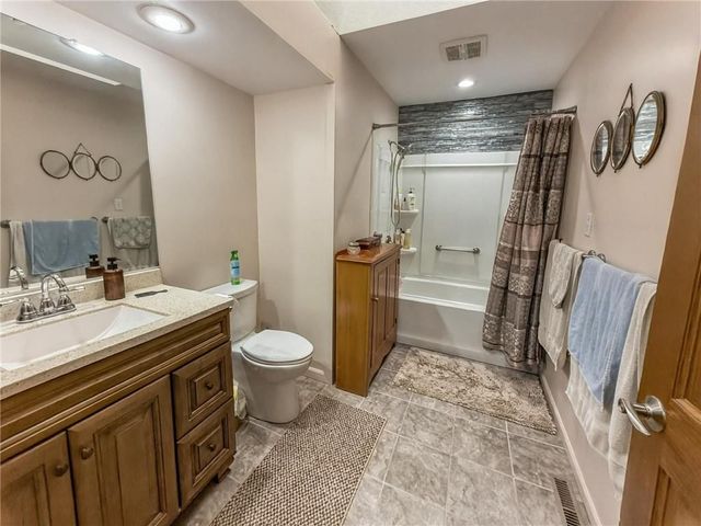 622 W EDWARDS Street, Maryville, MO 64468