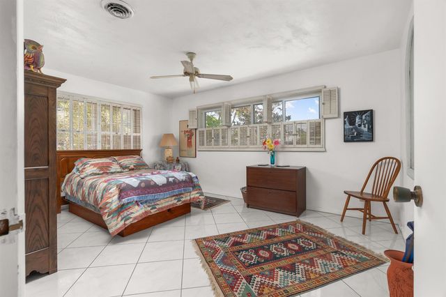 2625 NE 35th Street, Fort Lauderdale, FL 33306