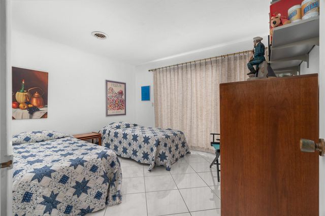 2625 NE 35th Street, Fort Lauderdale, FL 33306