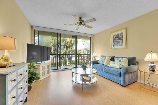 2001 Marina Isle Way 203, Jupiter, FL 33477