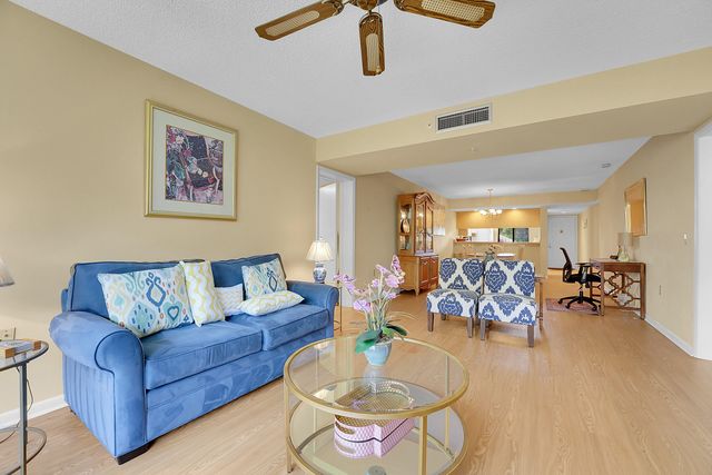 2001 Marina Isle Way 203, Jupiter, FL 33477
