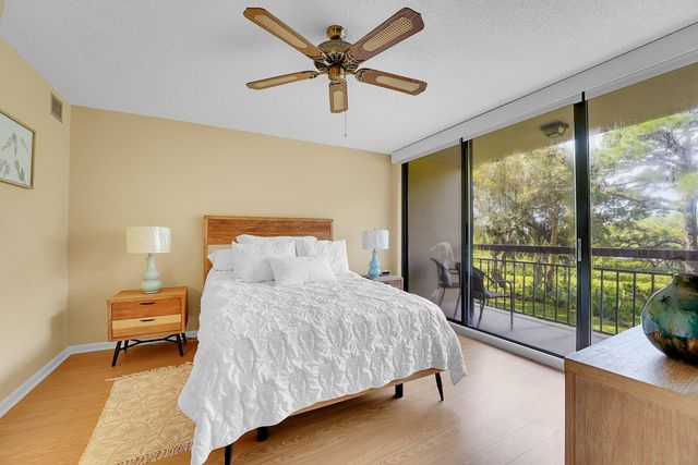 2001 Marina Isle Way 203, Jupiter, FL 33477