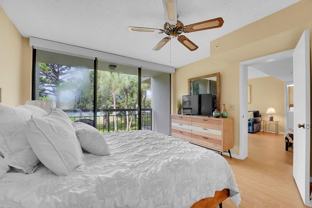 2001 Marina Isle Way 203, Jupiter, FL 33477