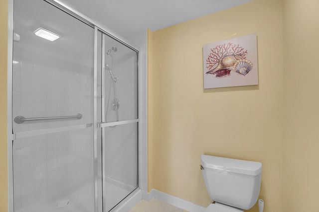 2001 Marina Isle Way 203, Jupiter, FL 33477