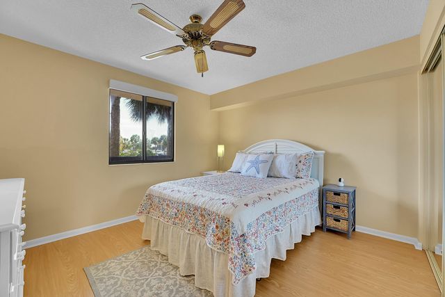 2001 Marina Isle Way 203, Jupiter, FL 33477