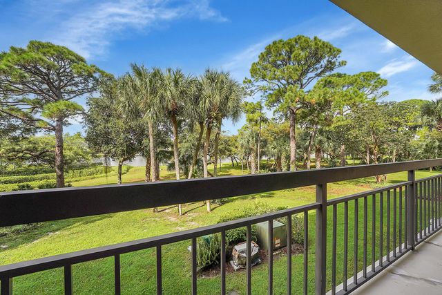 2001 Marina Isle Way 203, Jupiter, FL 33477