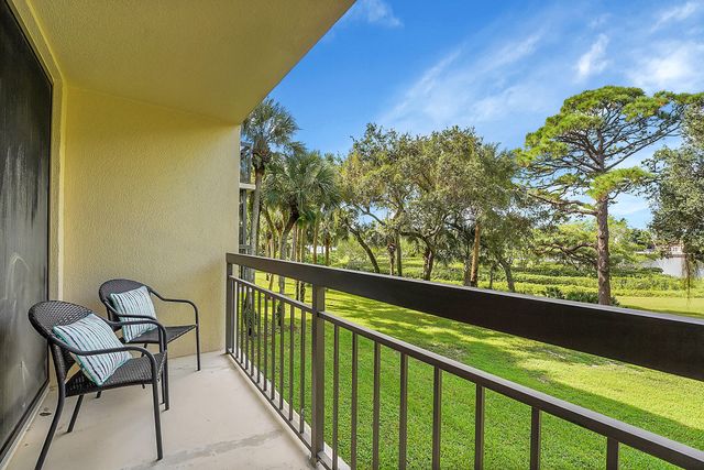 2001 Marina Isle Way 203, Jupiter, FL 33477