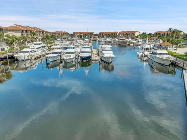2001 Marina Isle Way 203, Jupiter, FL 33477