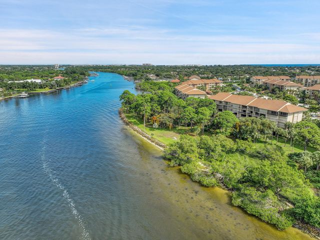 2001 Marina Isle Way 203, Jupiter, FL 33477