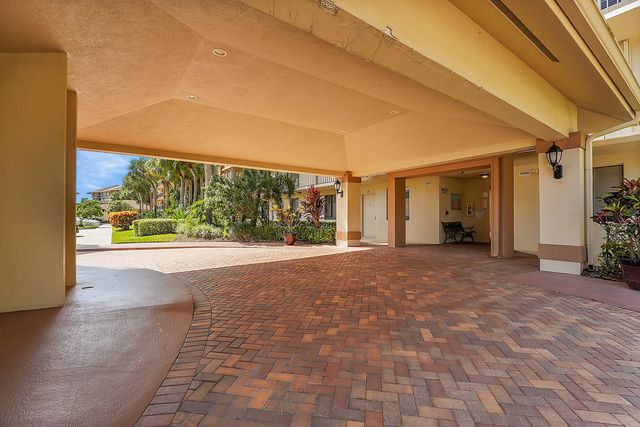 2001 Marina Isle Way 203, Jupiter, FL 33477